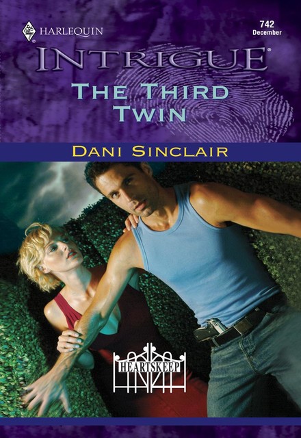 The Third Twin, Dani Sinclair