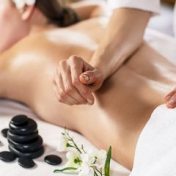 “Massage”, una estantería, Senem Cengiz