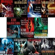 „Kim Harrison - Novelas independientes“ – polica za knjige, fantásticas_adicciones 🤗
