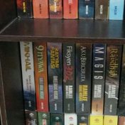 «Ema's Bookshelf» – полиця, Ema Bey