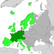 “Ellas escriben el mundo                    Europa Occidental”, una estantería, Ceciliux