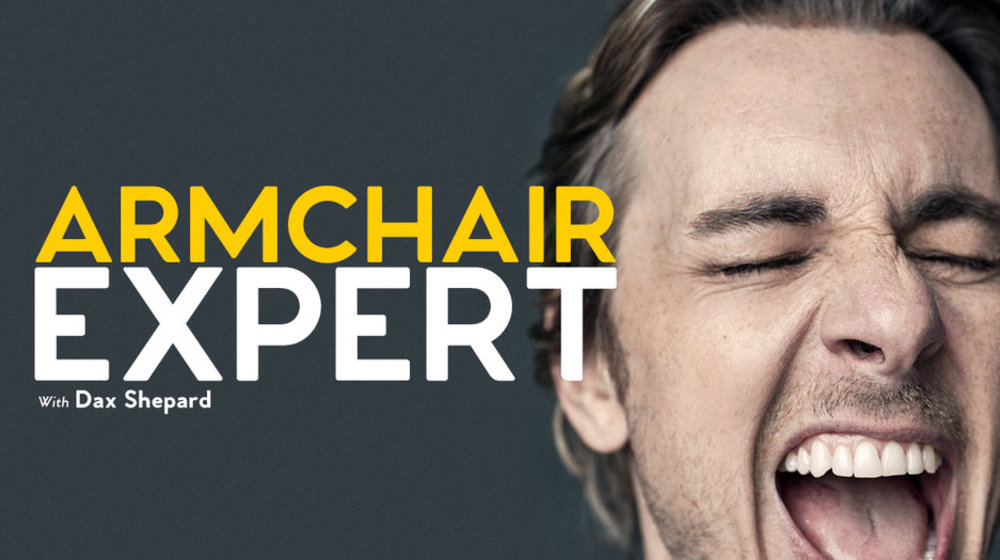 “Podcast: Armchair Expert with Dax Shepard”, una estantería, Armchair Expert with Dax Shepard