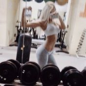 »Fitness« – en boghylde, Марина