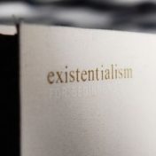 “Экзистенциализм”, una estantería, Ольга Максимова