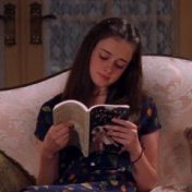 “Gilmore Girls Reading List” – a bookshelf, Bella
