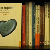 “Zygmunt Bauman - Colección”, una estantería, fantásticas_adicciones 🤗