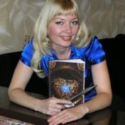 “Наталья Щерба” – een boekenplank, Vika