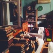 “Voljene” – een boekenplank, Sesili