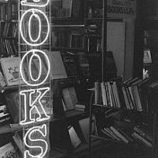 “Lecturas Actuales” – a bookshelf, Nallely Rios Durán