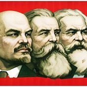 “Марксизм-Ленинизм”, una estantería, infobcvt