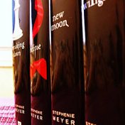»Crepúsculo - Stephenie Meyer« – en boghylde, fantásticas_adicciones 🤗