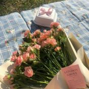 “Cosas que quiero leer (steph)” – a bookshelf, Steph&Mar