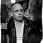 “Foucault” – bir kitap kitaplığı, Gonzalo Guerra Santin