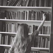 “Paulo Koelho” – a bookshelf, Skarlet