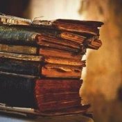“Полка литературоведьмы” – a bookshelf, Ася Занегина