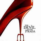 “Дьявол носит Prada” – bir kitap kitaplığı, anamolfar
