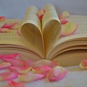 “Романтические истории” – a bookshelf, Юлия Славская