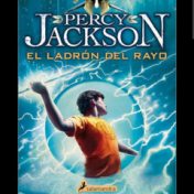 „RICK RIORDAN” – egy könyvespolc, R Güemes